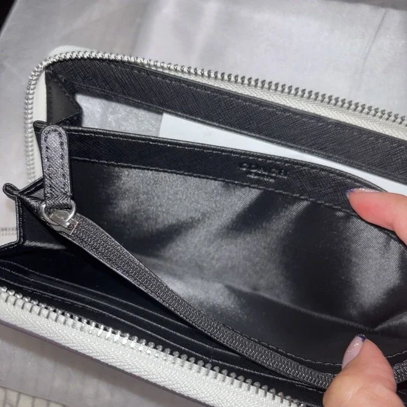 New NWT COACH x PEANUTS  Wallet Snoopy Woodstock Leather Zip White - Picture 3 of 4